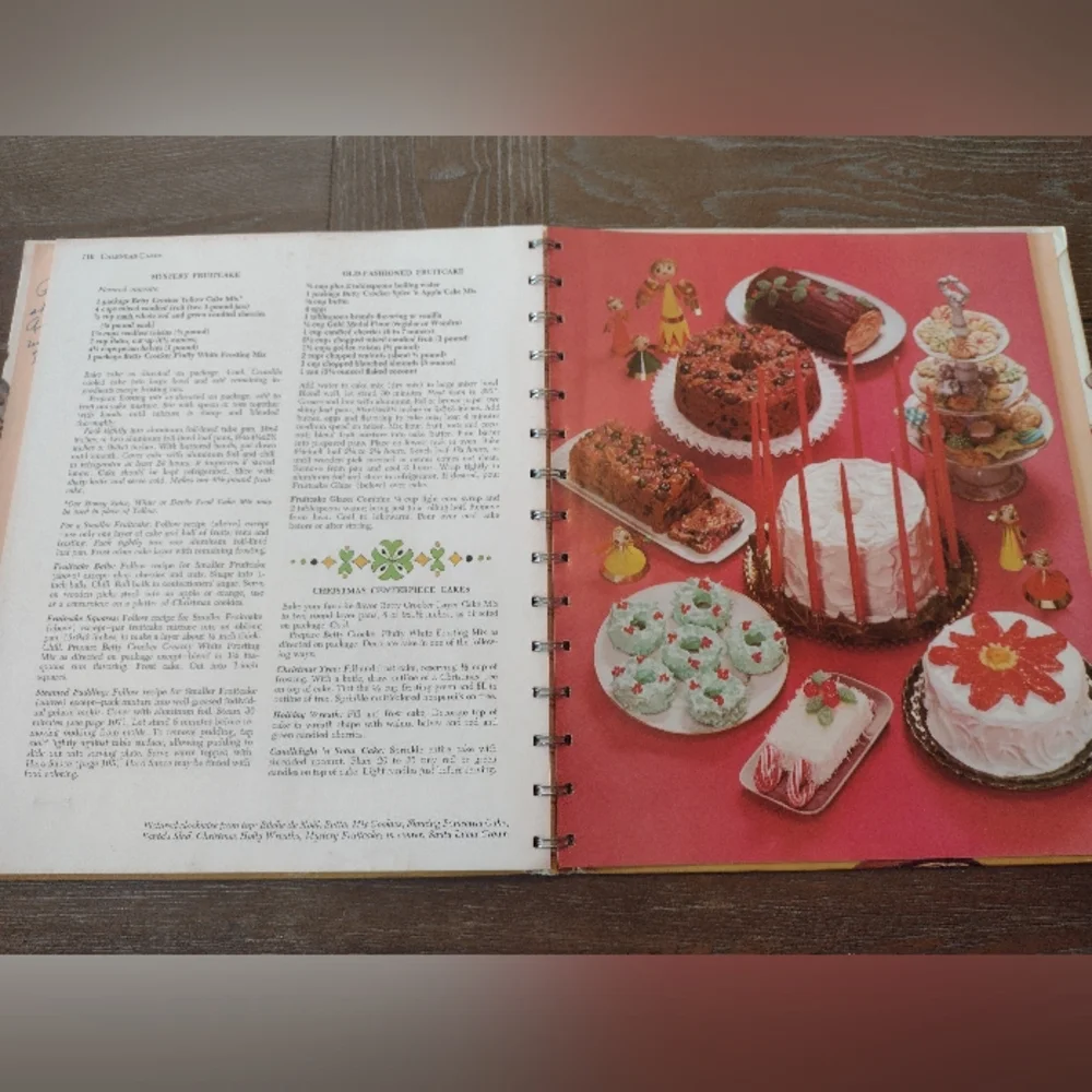 Vintage 1960s Betty Crocker Cookbook Set - Picture 7 of 16